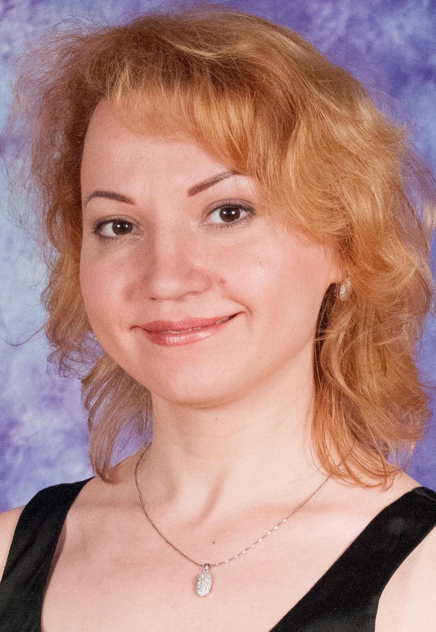 Тухлина  Алёна  Александровна- учитель истории и обществознания
