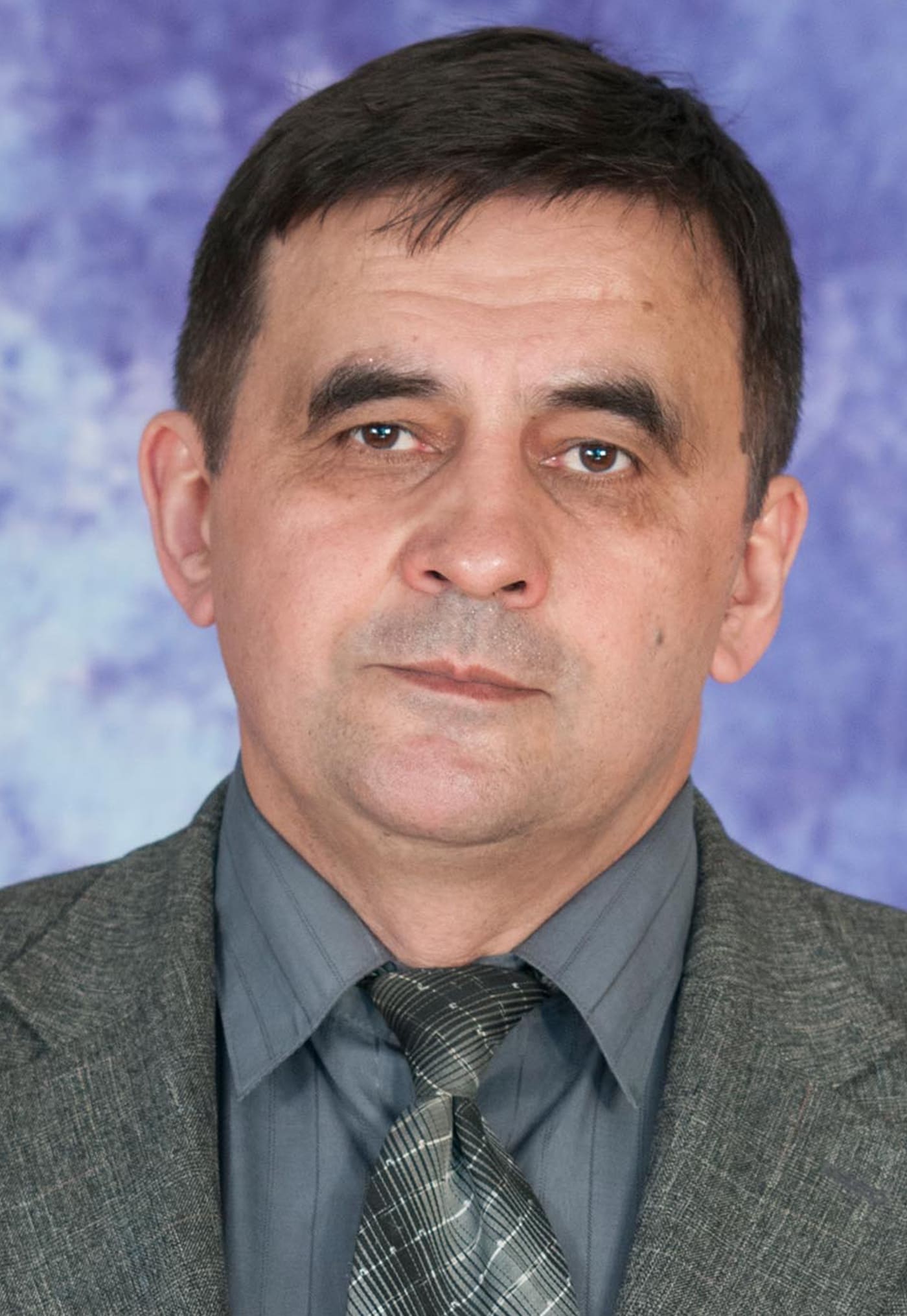 Резванов Ренат Рашитович- учитель экспер. физики