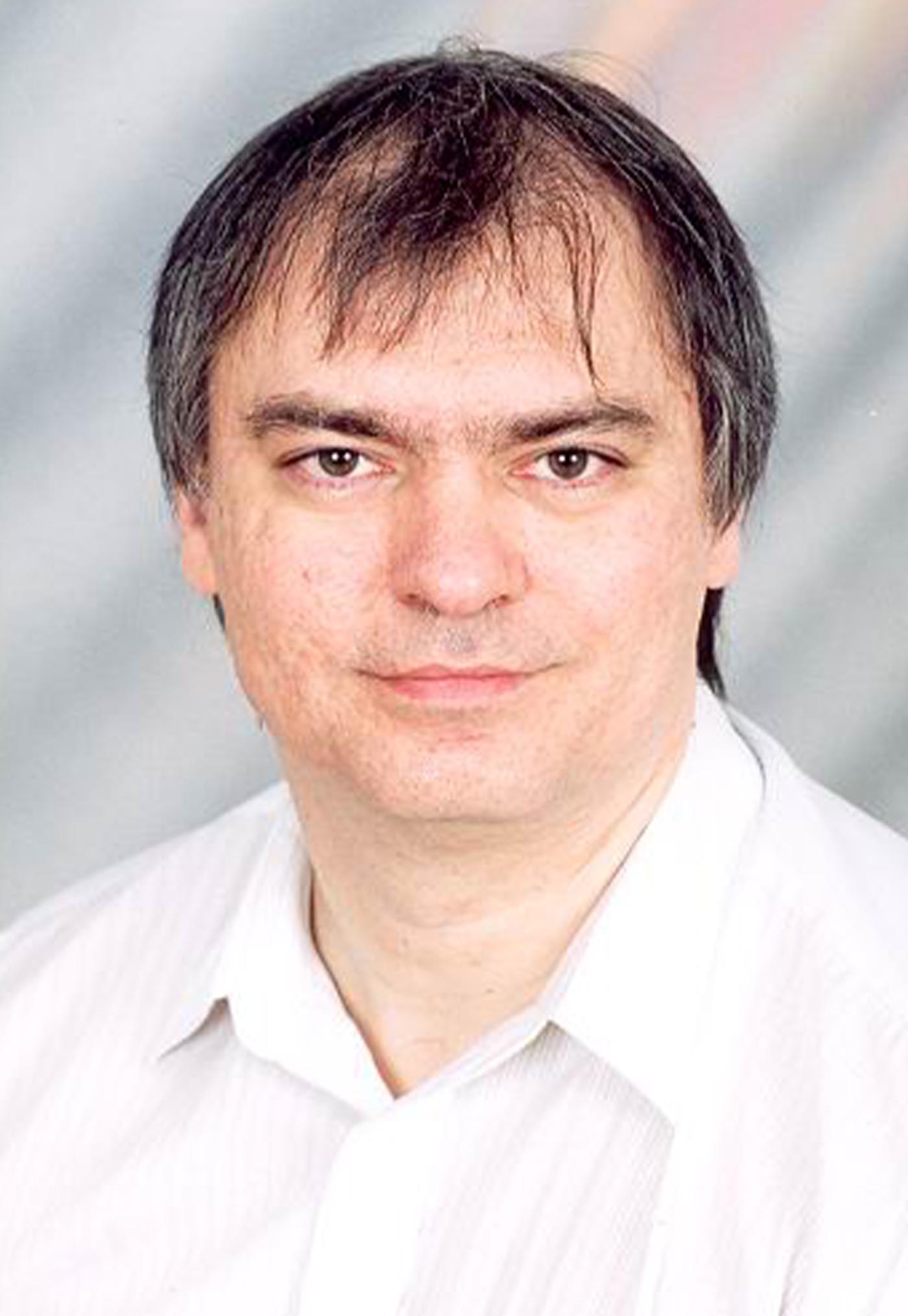 Калмыков Юрий Владиирович- зам. директора, учитель информатики