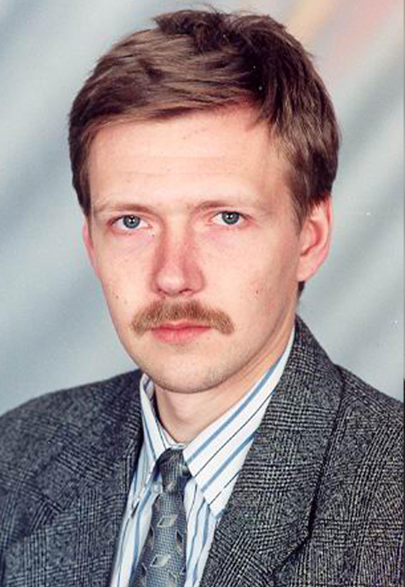Приказченков Сергей Александрович- учитель физики