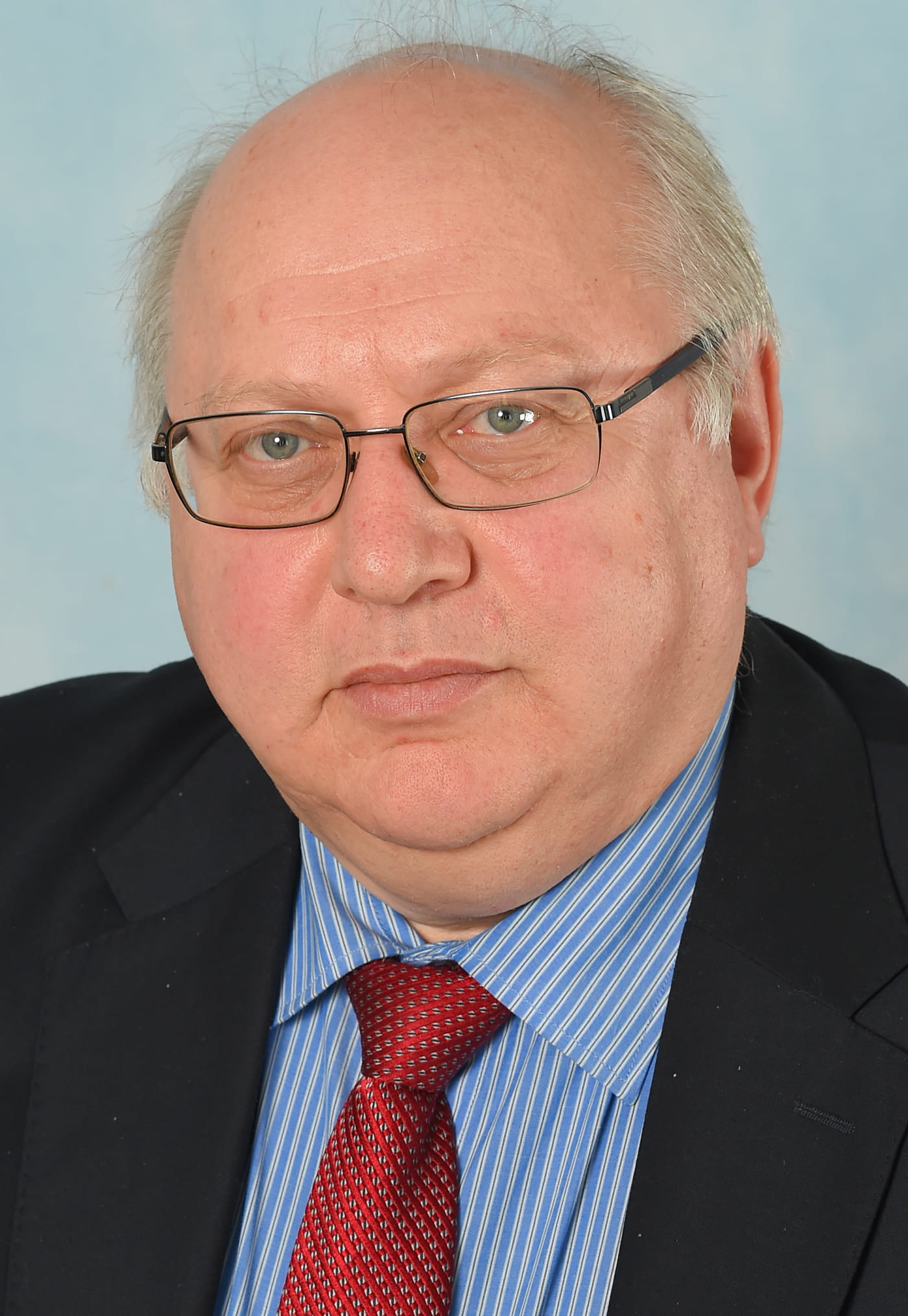 Елютин Сергей Олегович- лектор, учитель физики, Директор, (2011-2020 гг.)
